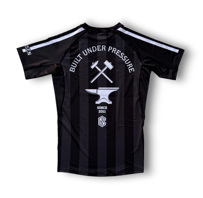 CHOSEN IRON Rashguard